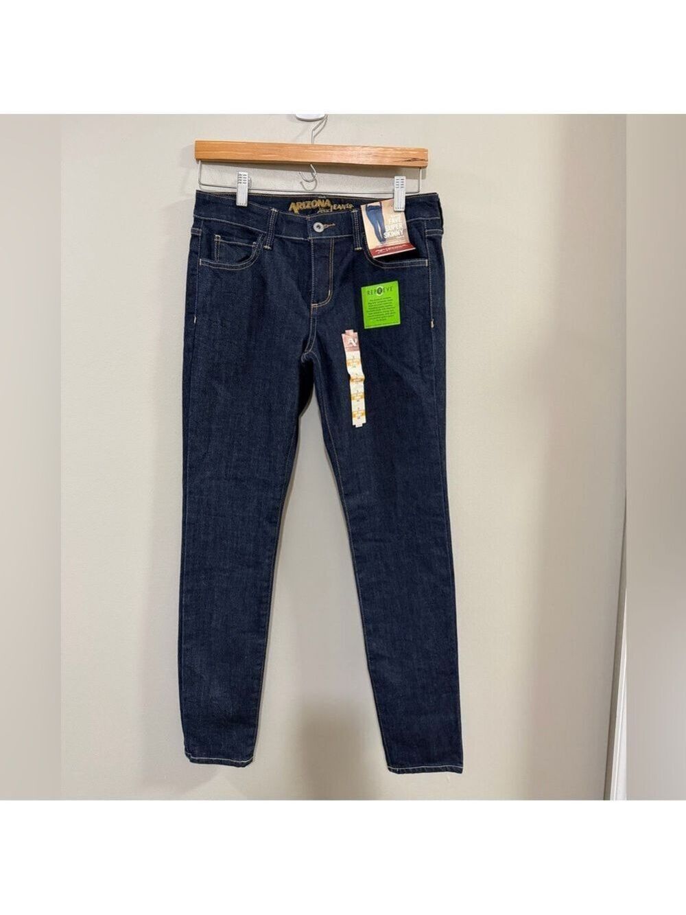 Arizona Jean Co. Junior's Fave Super Skinny Deep Indigo Jeans. Size 5